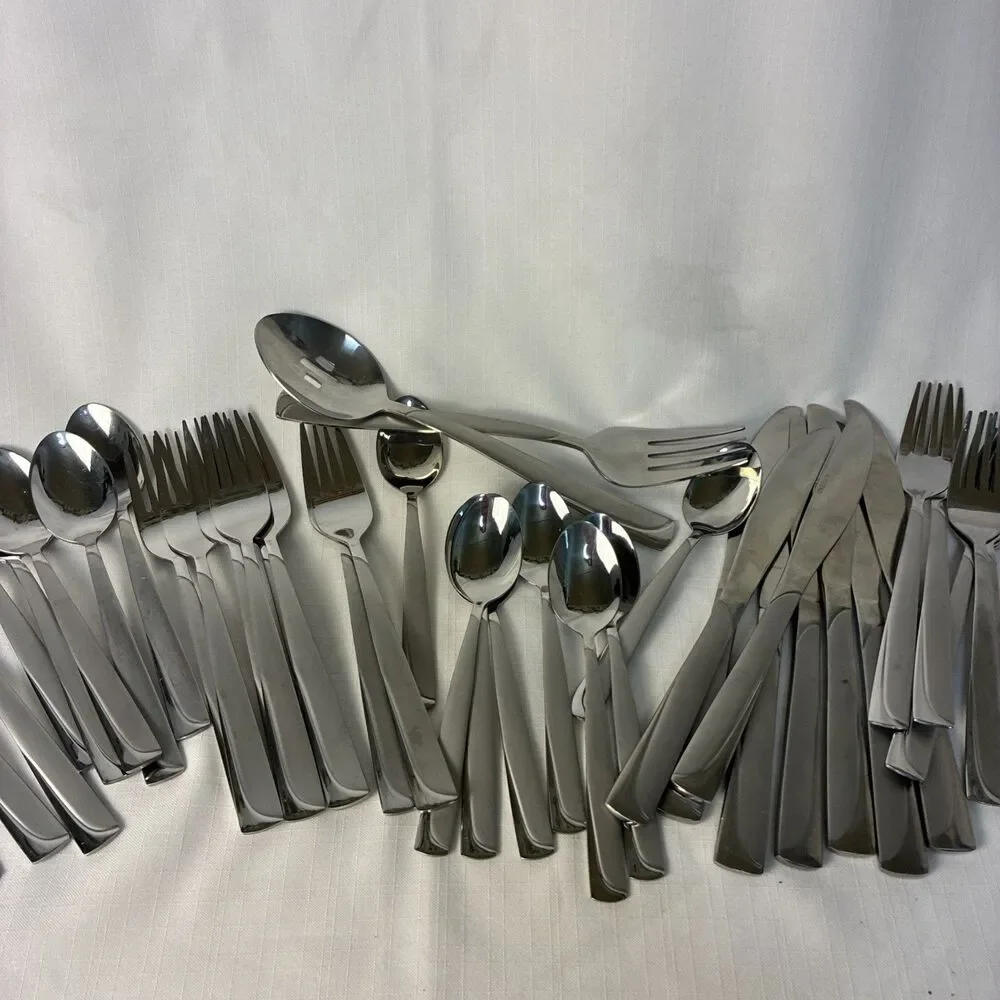 Oneida MADELINE Stainless Steel Flatware Lot 42 pieces